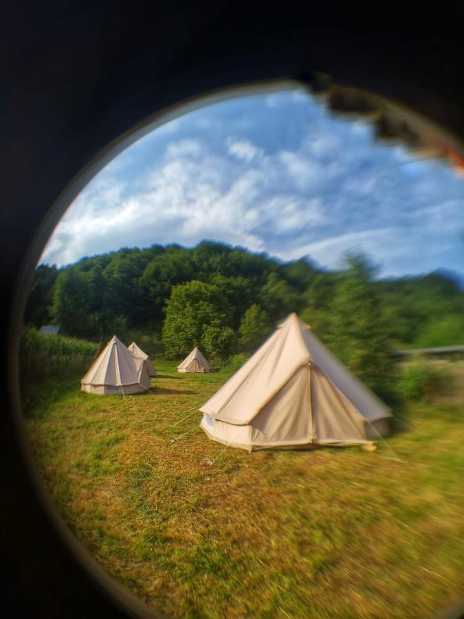 Luna Rock Glamping Brezoi - Blue Scai Ξενοδοχείο Εξωτερικό φωτογραφία