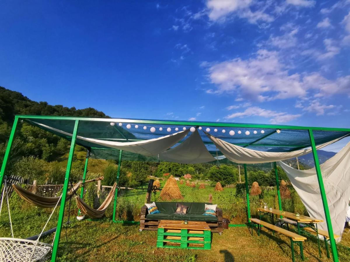 Luna Rock Glamping Brezoi - Blue Scai Ξενοδοχείο Εξωτερικό φωτογραφία