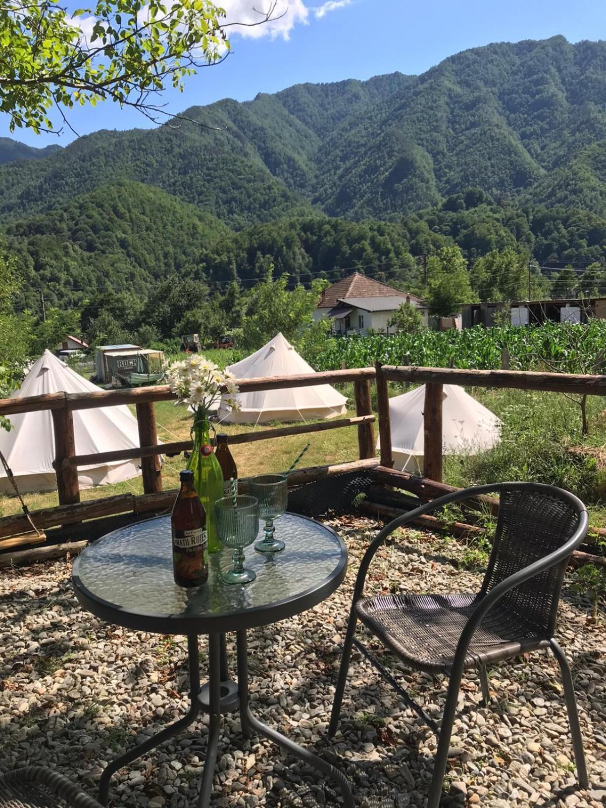 Luna Rock Glamping Brezoi - Blue Scai Ξενοδοχείο Εξωτερικό φωτογραφία